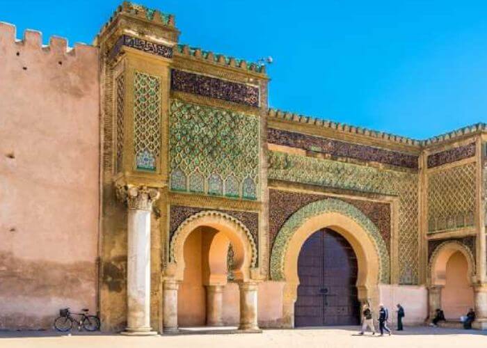 Visit Chefchaouen, Volubilis & Meknes with Morocco Guide Services